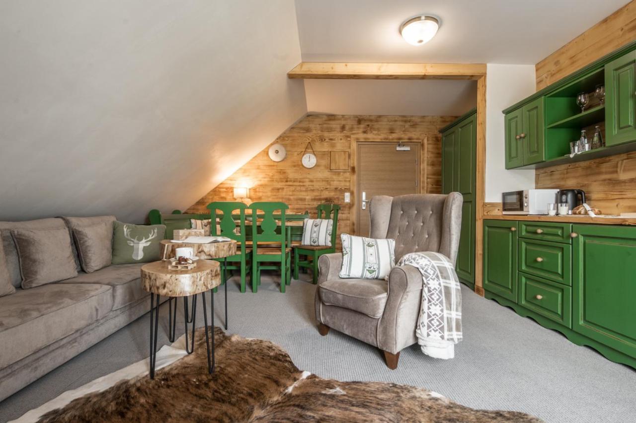 One-Bedroom Apartment Fireplace