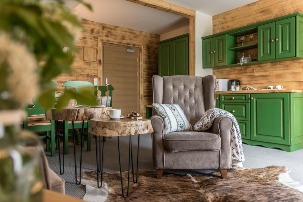 One-Bedroom Apartment Fireplace