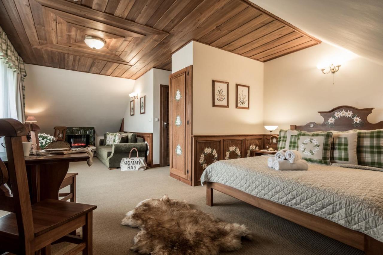 Deluxe Suite Bath Mountain View